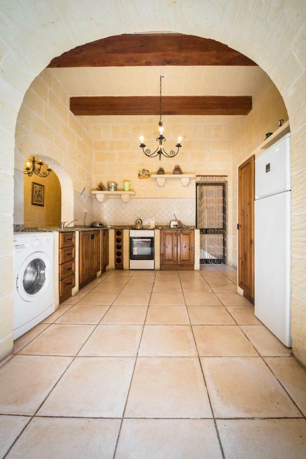 Sunset - Holiday Farmhouse With Large Private Pool In Island Of Gozo Nadur Bagian luar foto