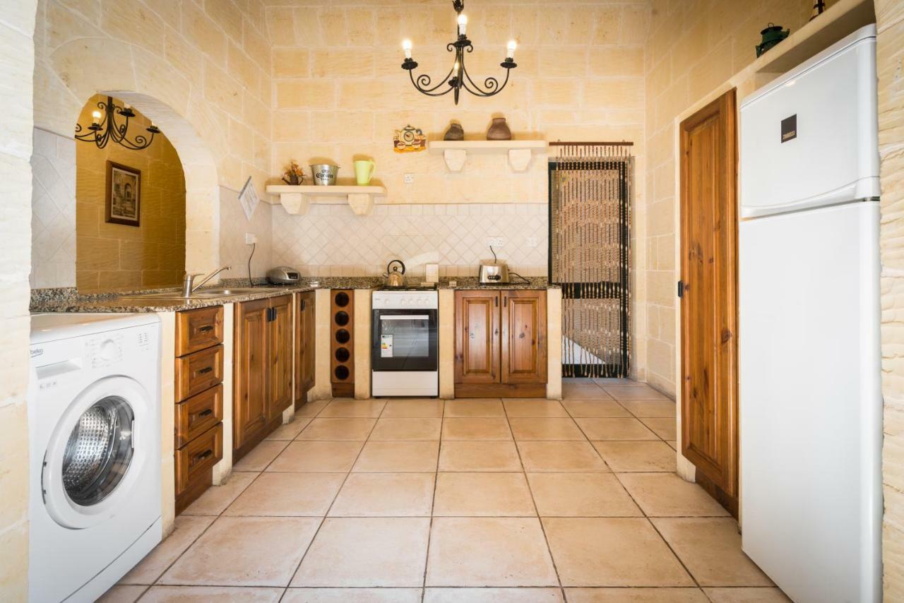 Sunset - Holiday Farmhouse With Large Private Pool In Island Of Gozo Nadur Bagian luar foto