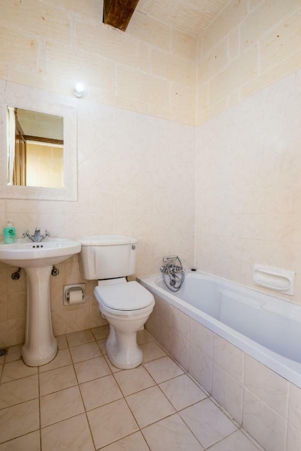 Sunset - Holiday Farmhouse With Large Private Pool In Island Of Gozo Nadur Bagian luar foto